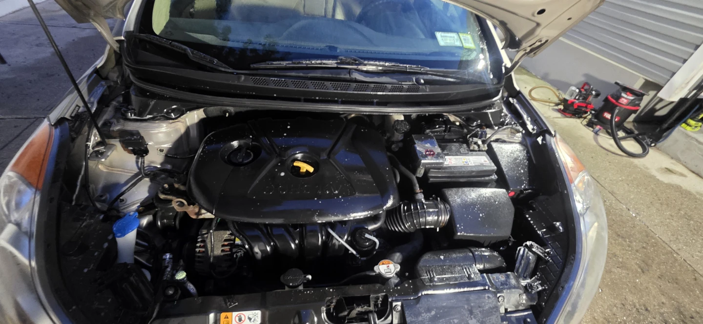 Hyundai Elantra Sedan - photo 3
