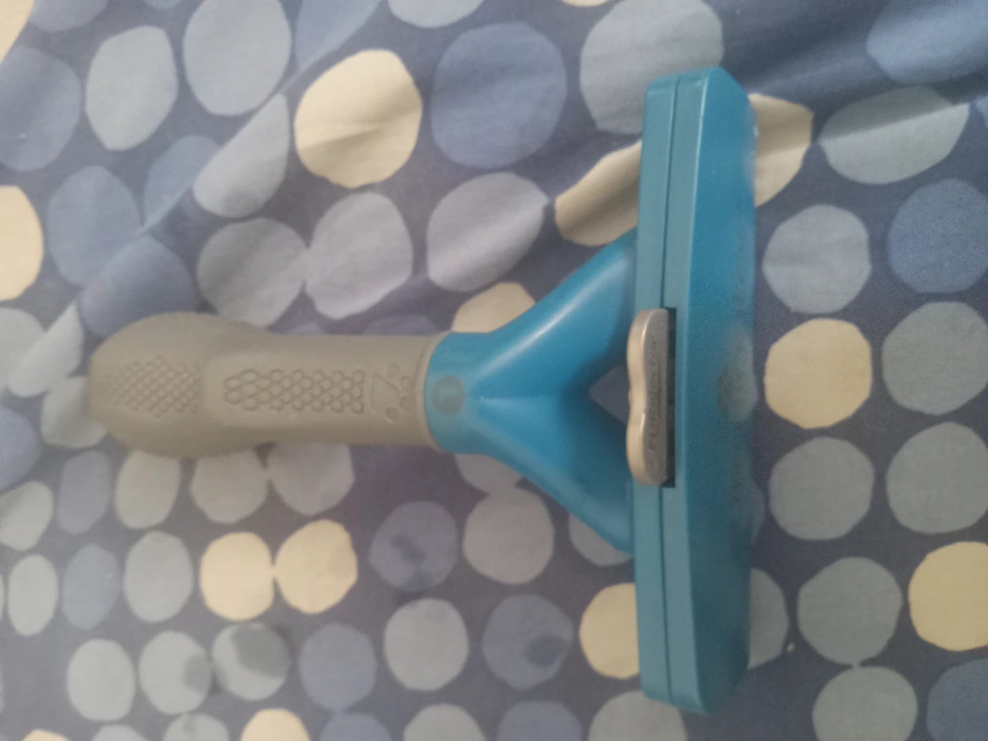 Blue Pet Deshedding Tool