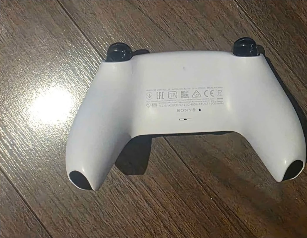 Sony PlayStation 5 DualSense Wireless Controller - photo 2