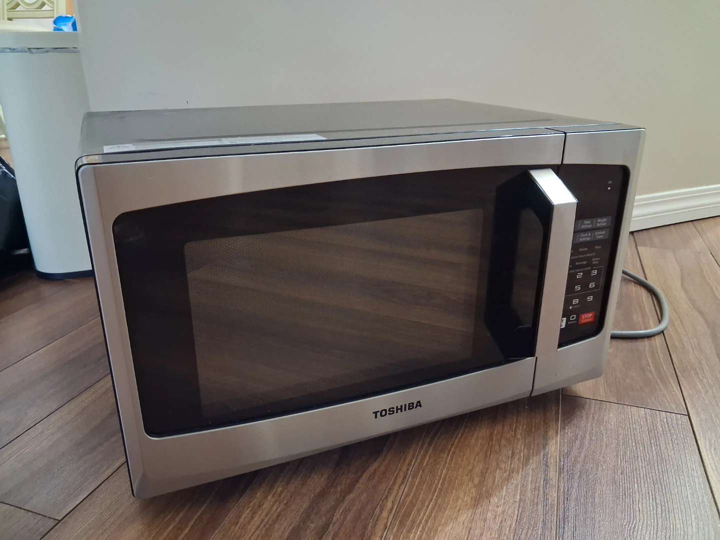 Toshiba Microwave - photo 3