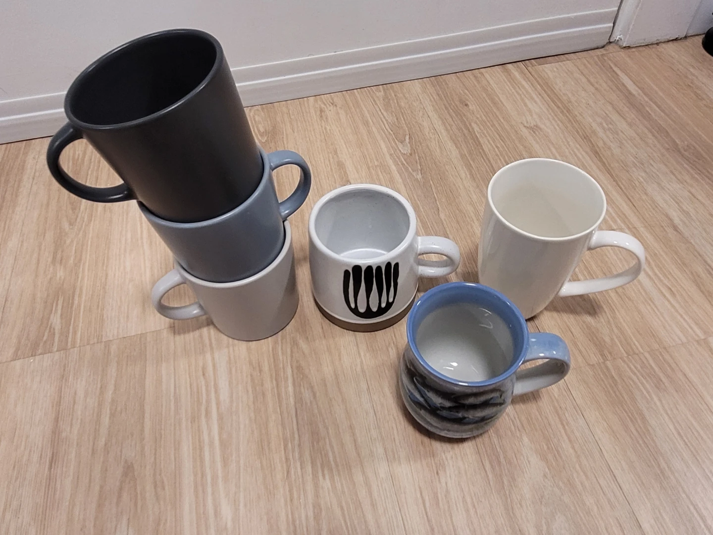 Various mugs (6 items) - photo 2