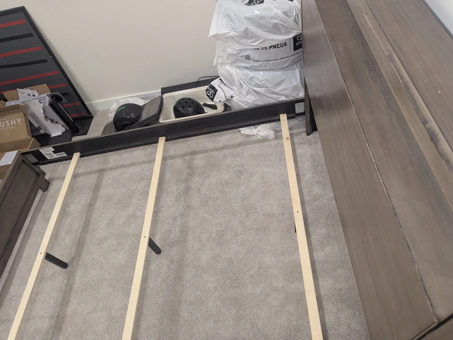 Arnett Panel Bed - Queen bed frame - photo 3