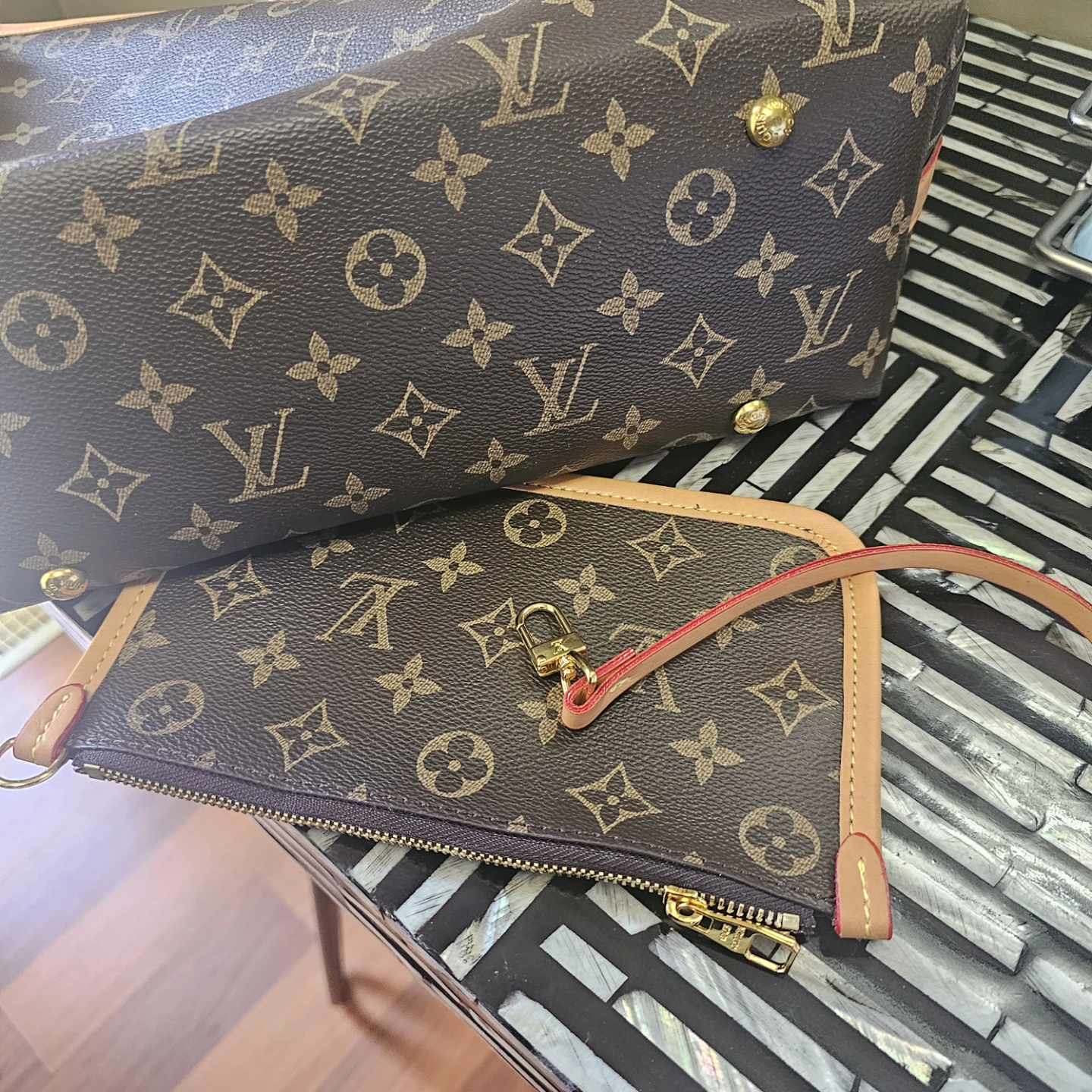 Louis Vuitton Monogram Graceful MM - photo 2