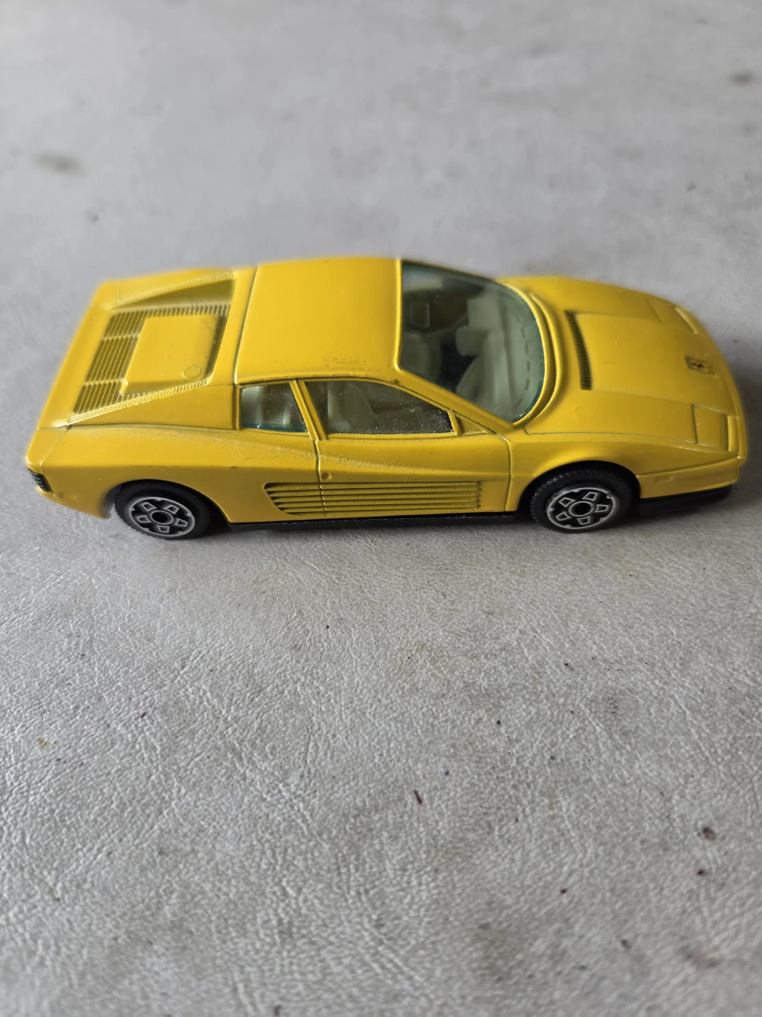 1980s Bburago Ferrari Testarossa 1/43 Diecast Car