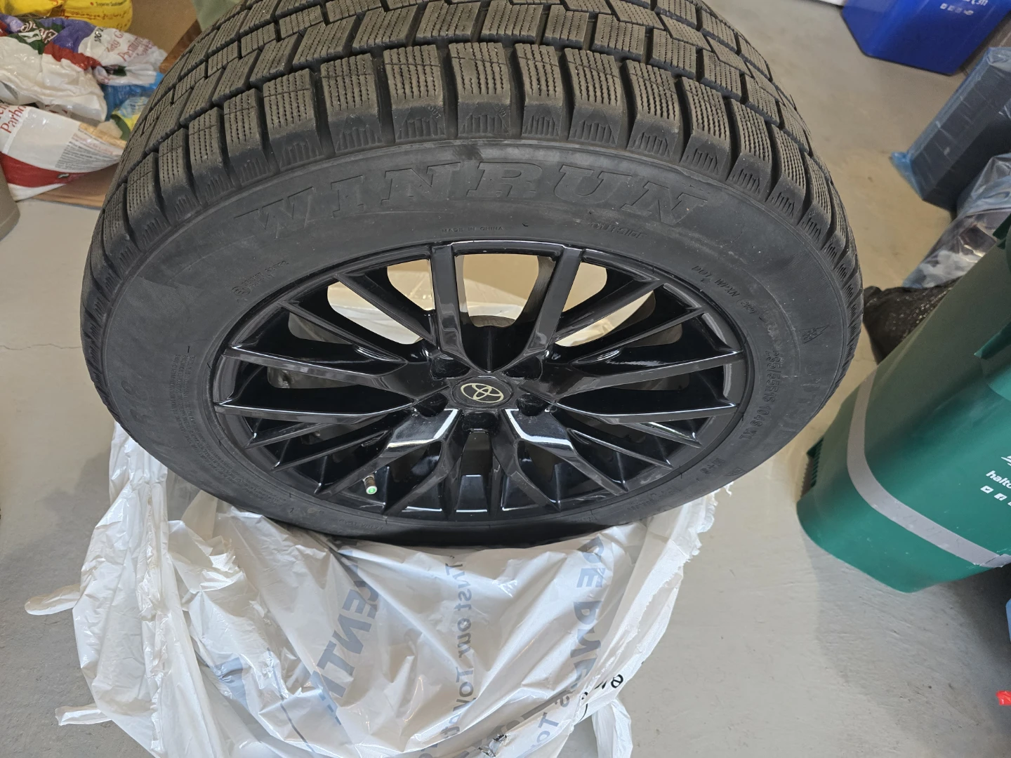 Original Toyota Winter Tires and Rims 235/55R18 - photo 3