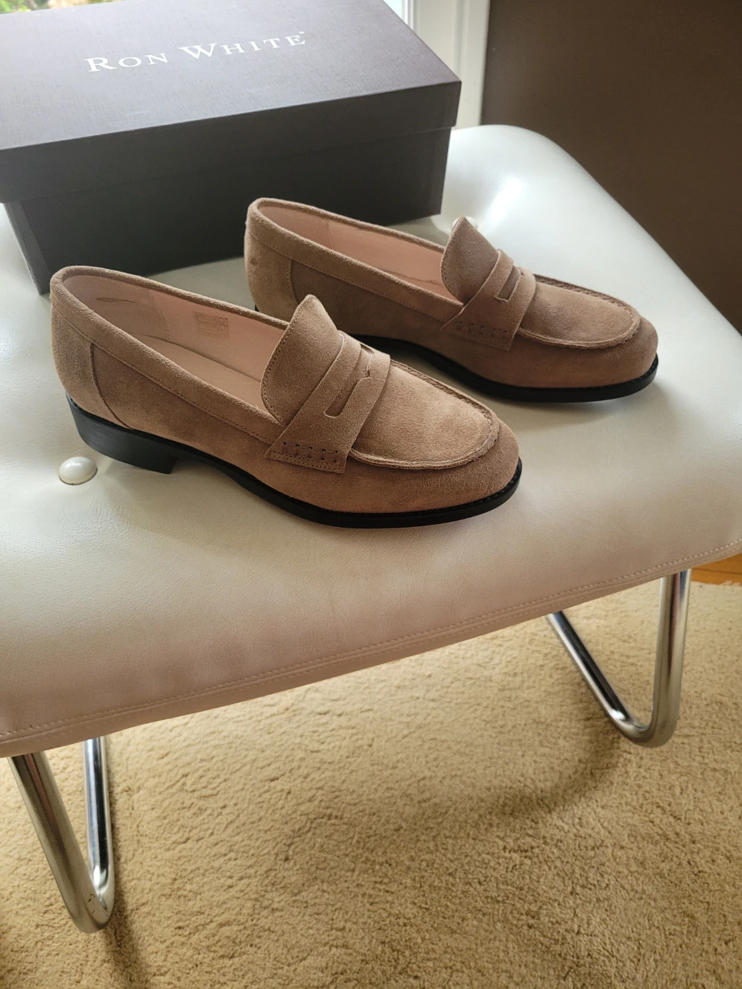 New in Box Ron White Suede Loafers sz 37 - photo 4