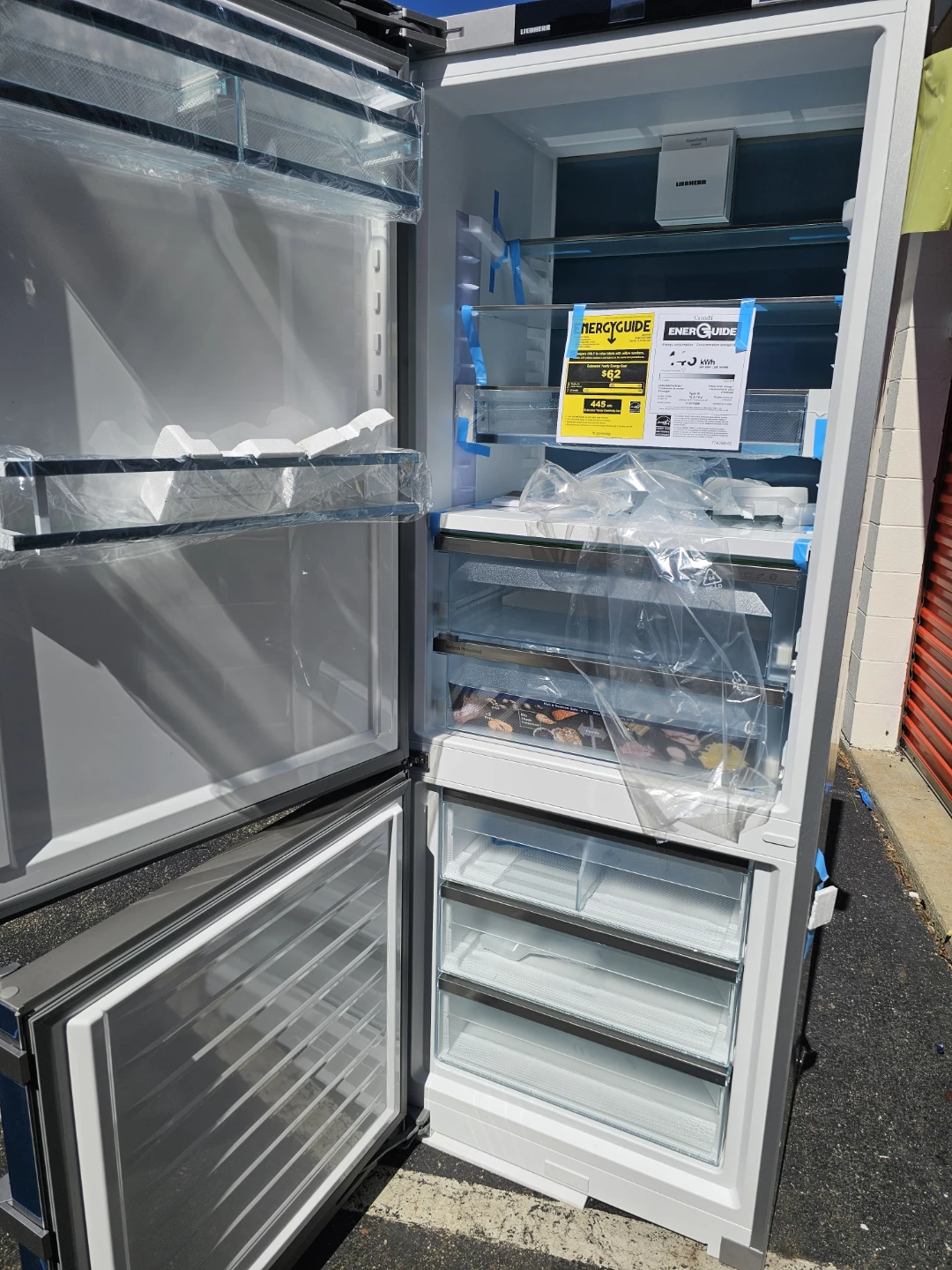 New Liebherr 30in Bottom-Freezer Refrigerator - photo 2