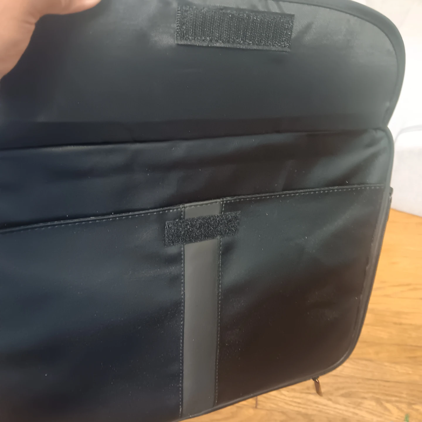 Synthetic leather black laptop briefcase - photo 5