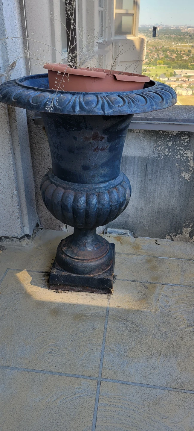 Classic Cast Iron Urn