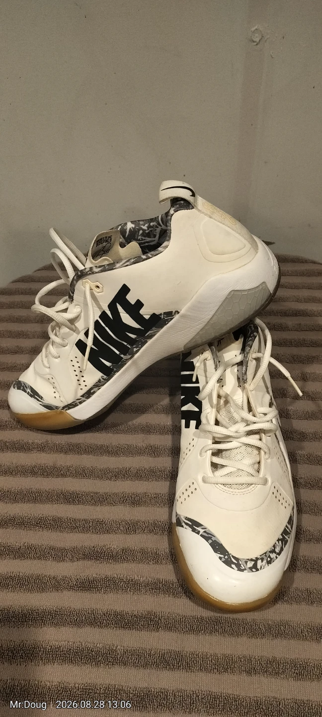 Nike Zoom Basketball Shoes - photo 4