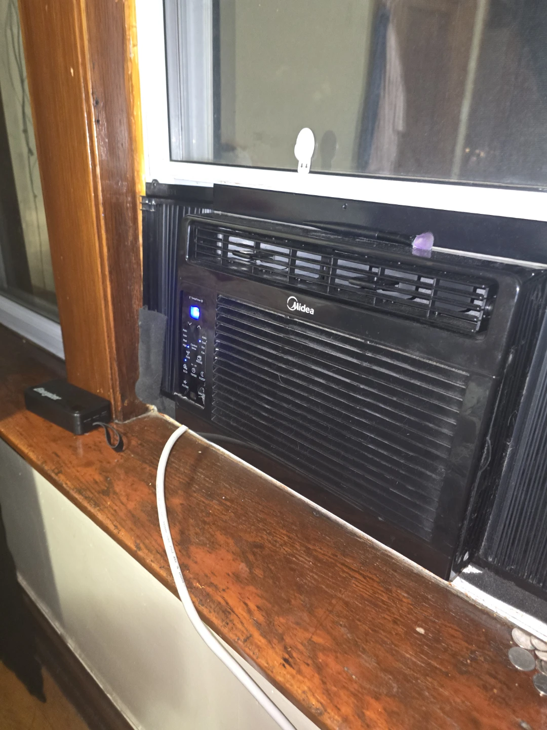 Midea 5,000 BTU Window Air Conditioner - photo 3