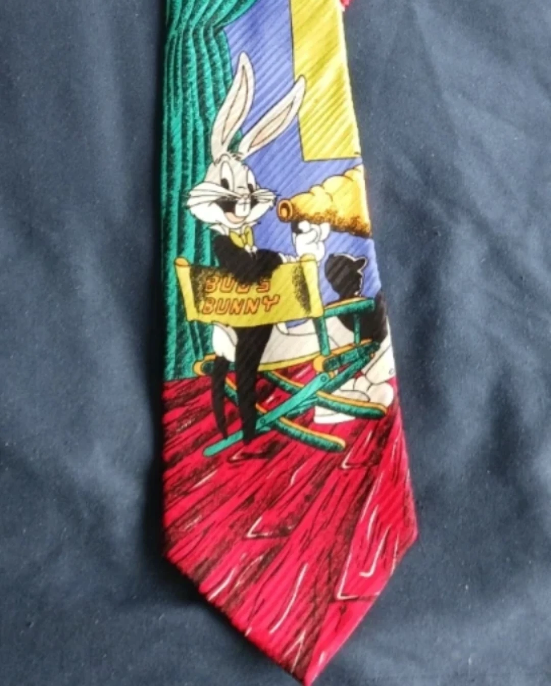 🔥 FLASH: today only! Vintage Bugs Bunny Silk