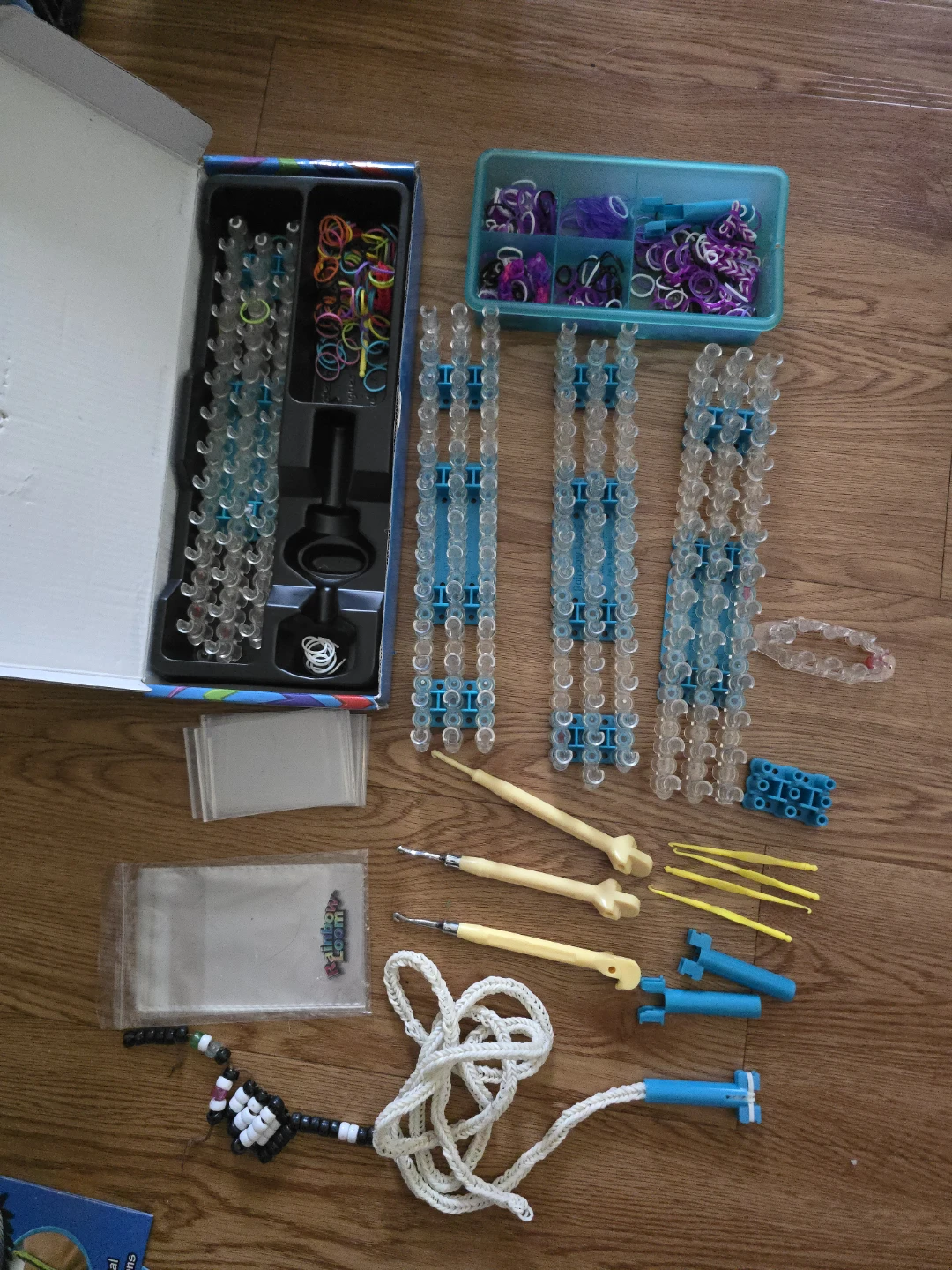 Rainbow Loom Rubber Band Crafting Kit - photo 3