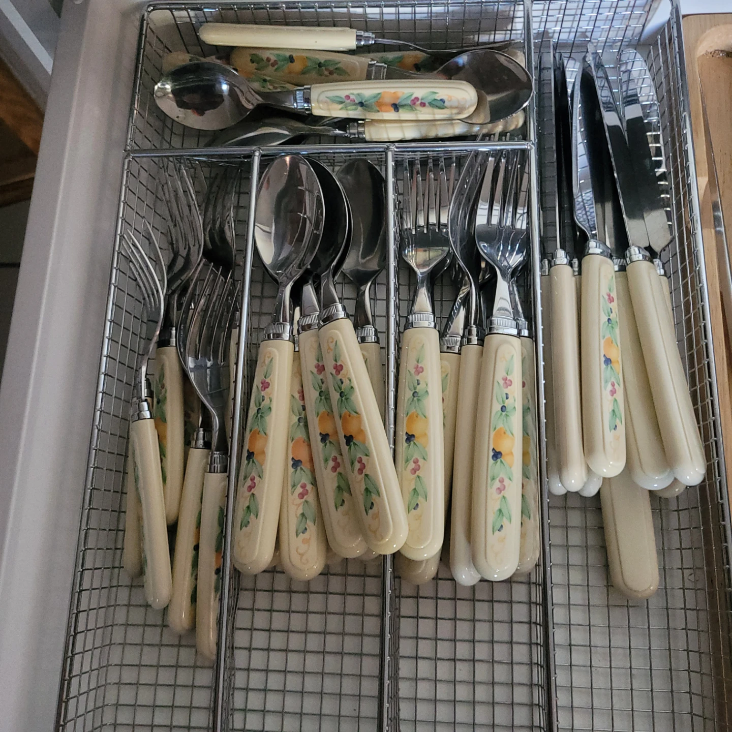 Floral Pattern Stainless Steel Cutlery Set
