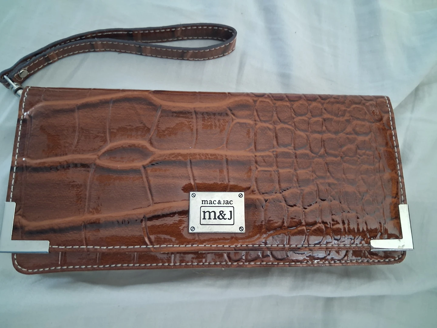 Mac & Jac Brown Faux Crocodile Wristlet Wallet🏈