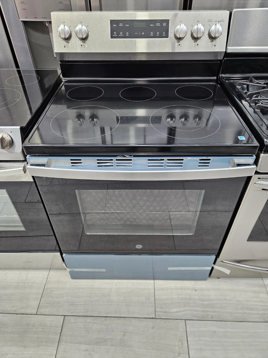 GE Gas Range with Griddle - photo 2