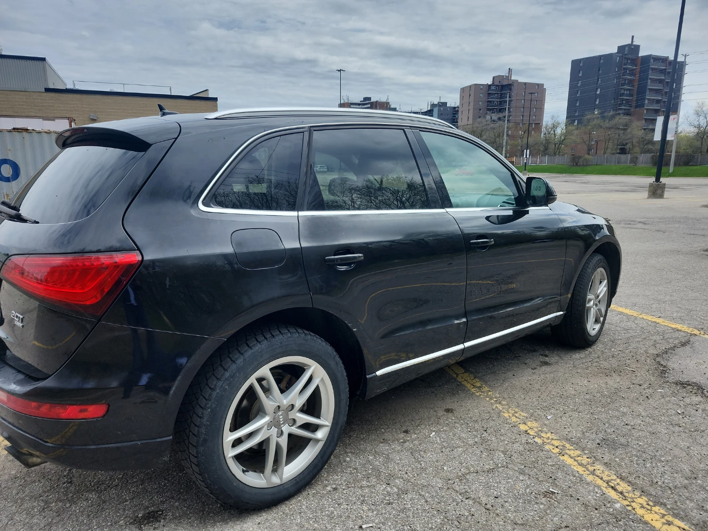 2013 Black Audi Q5 SUV - photo 4