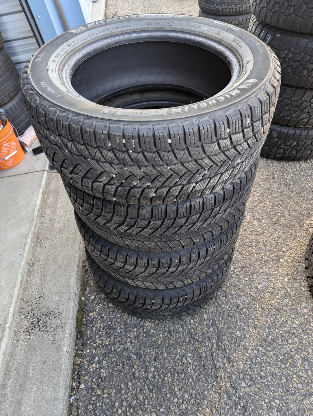 235/55R17 Michelin X-Ice Snow Winter