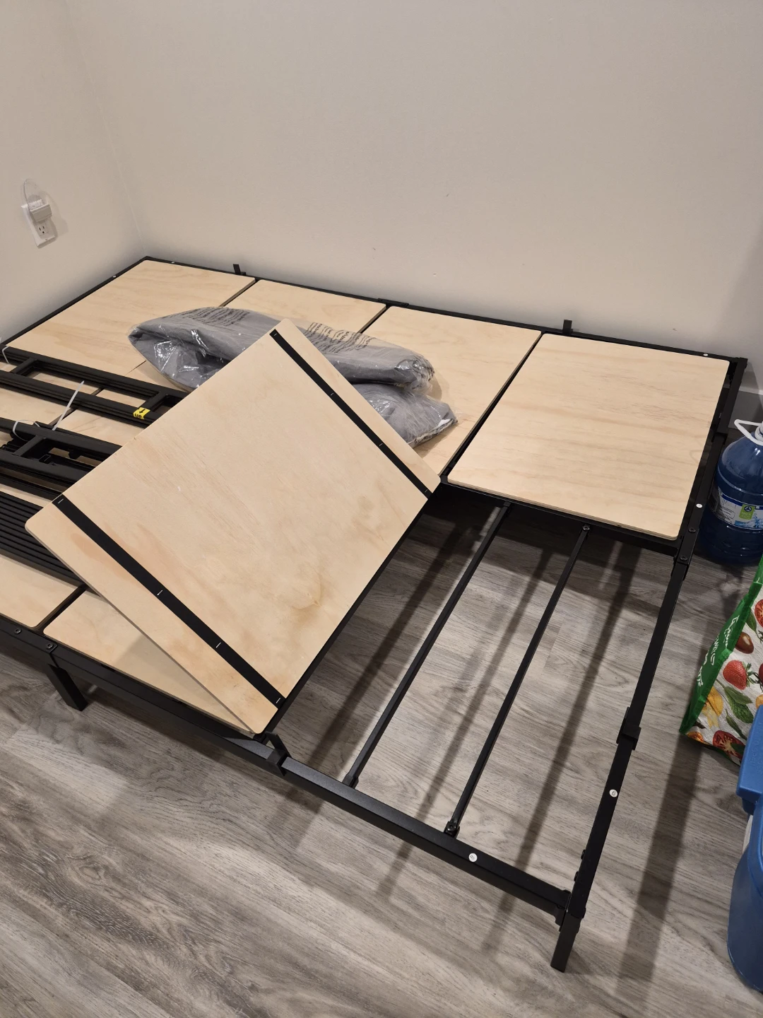 Double Bed w/ bed boards,  & bed box - photo 2