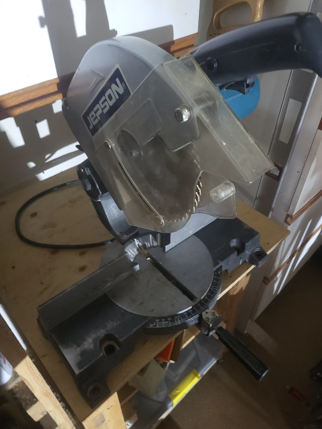 Chop/miter saw - photo 2