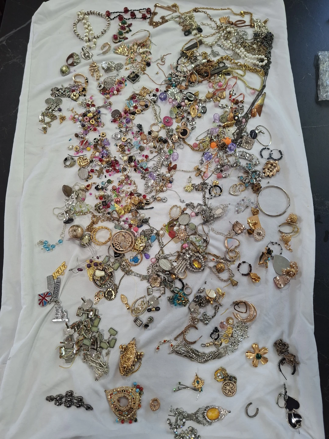 Large Collection of Assorted Costume Jewellery - photo 3