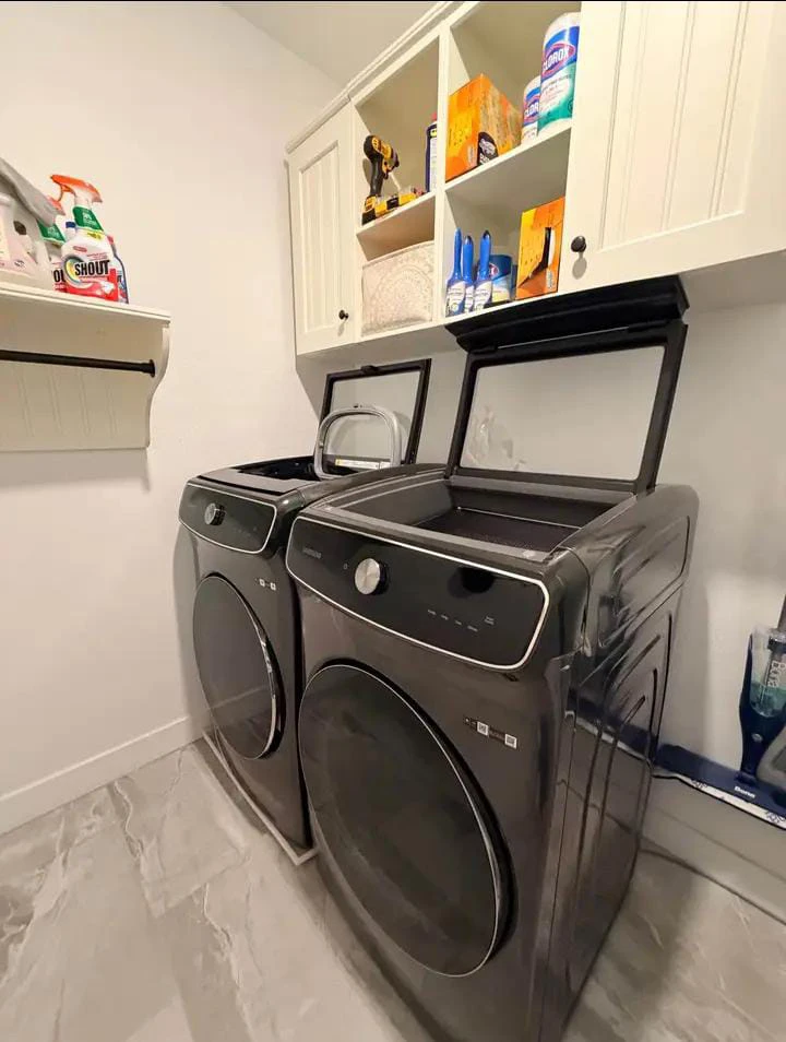 Samsung Washer and Dryer Set - photo 2