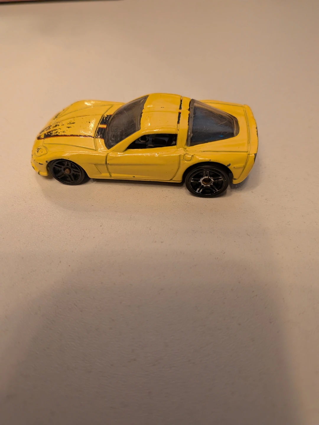 Hot Wheels Yellow Chevrolet Corvette - photo 3
