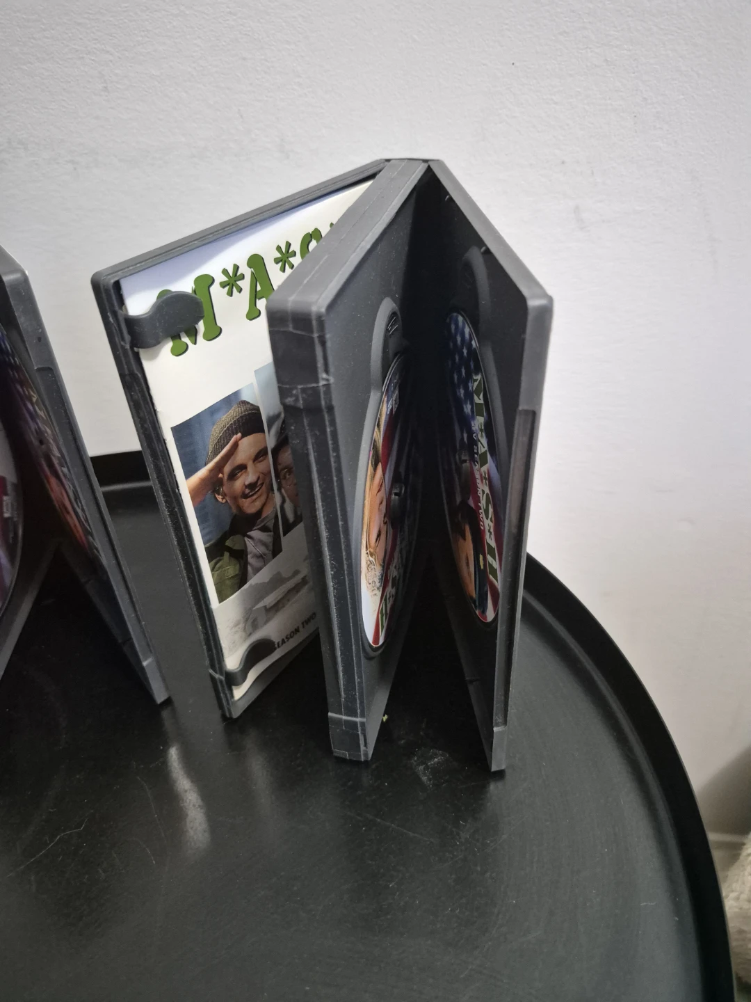 M*A*S*H Season One and Two DVD Collector's Editions - photo 3