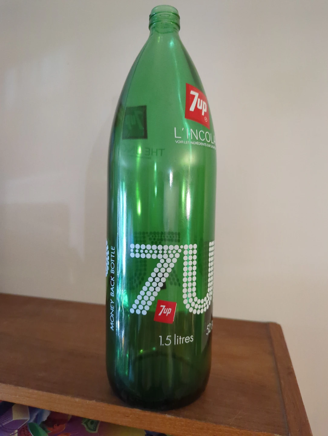 Vintage 7Up Green Glass Bottle 1.5 Litres - photo 2