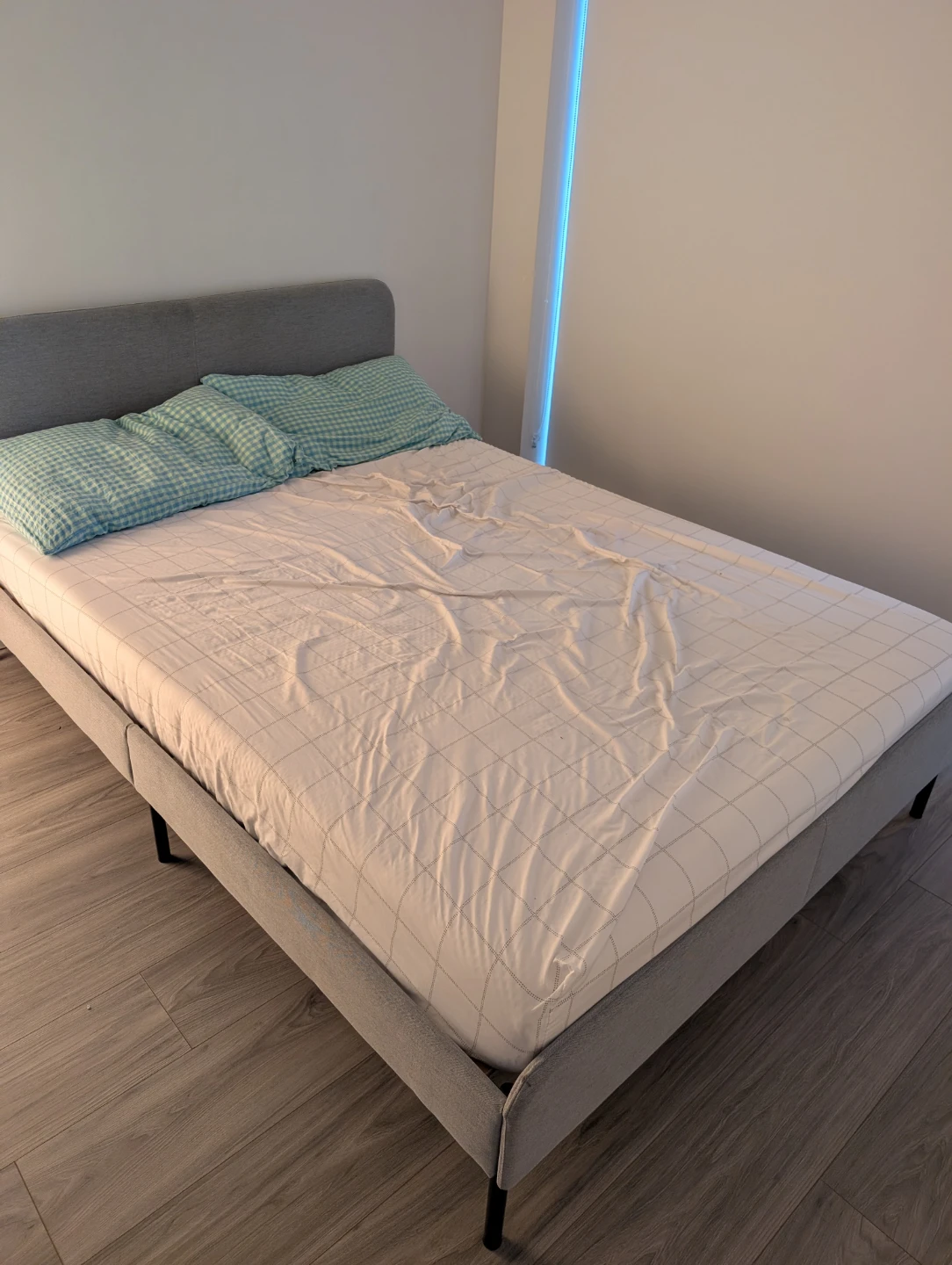 IKEA SLATTUM Bed with Mattress, Pillows - photo 2