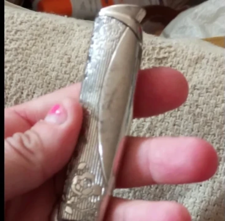 Silver patterned butane refillable lighter - photo 2