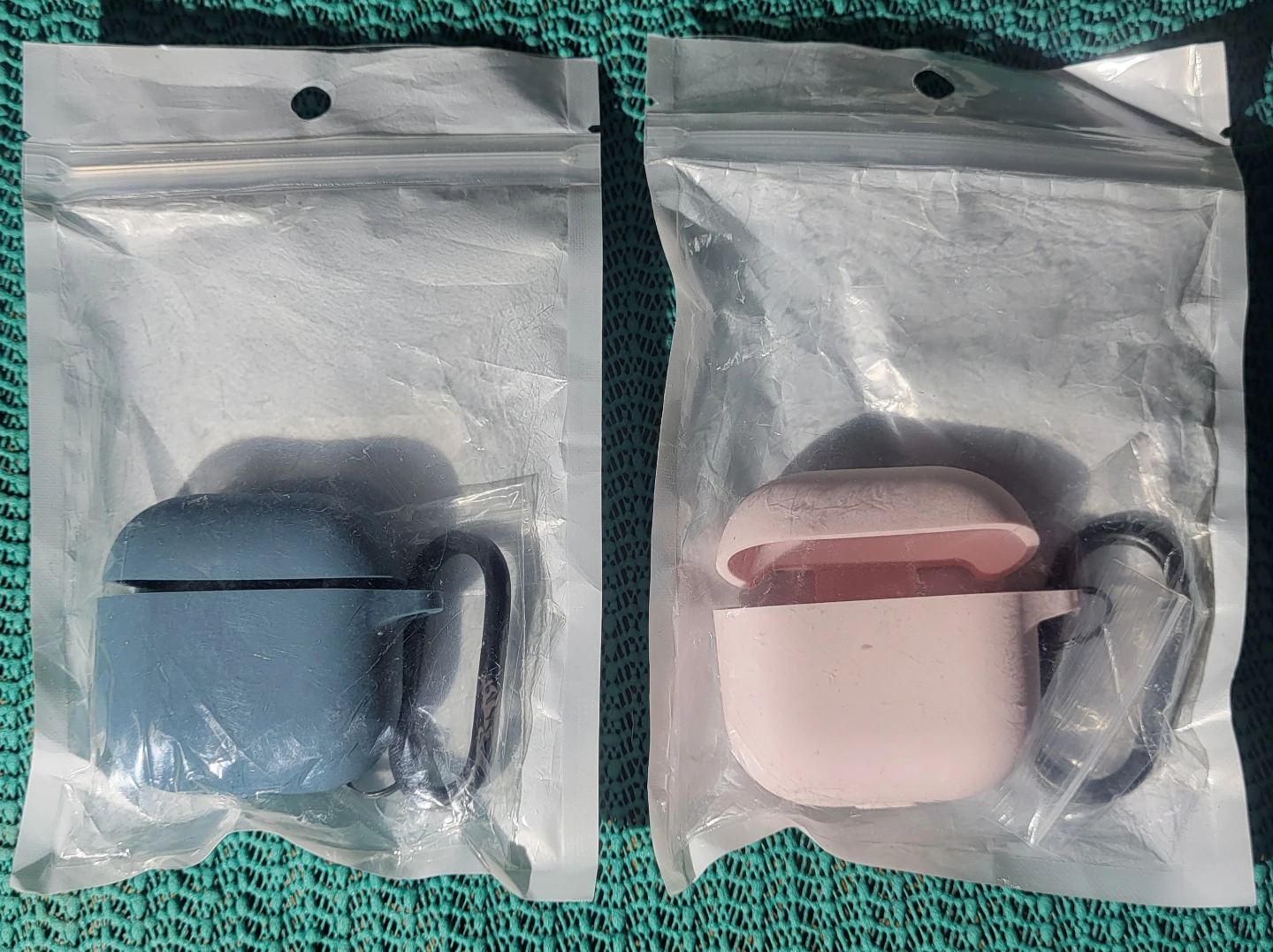 🏈 Silicone Cases for AirPods 4