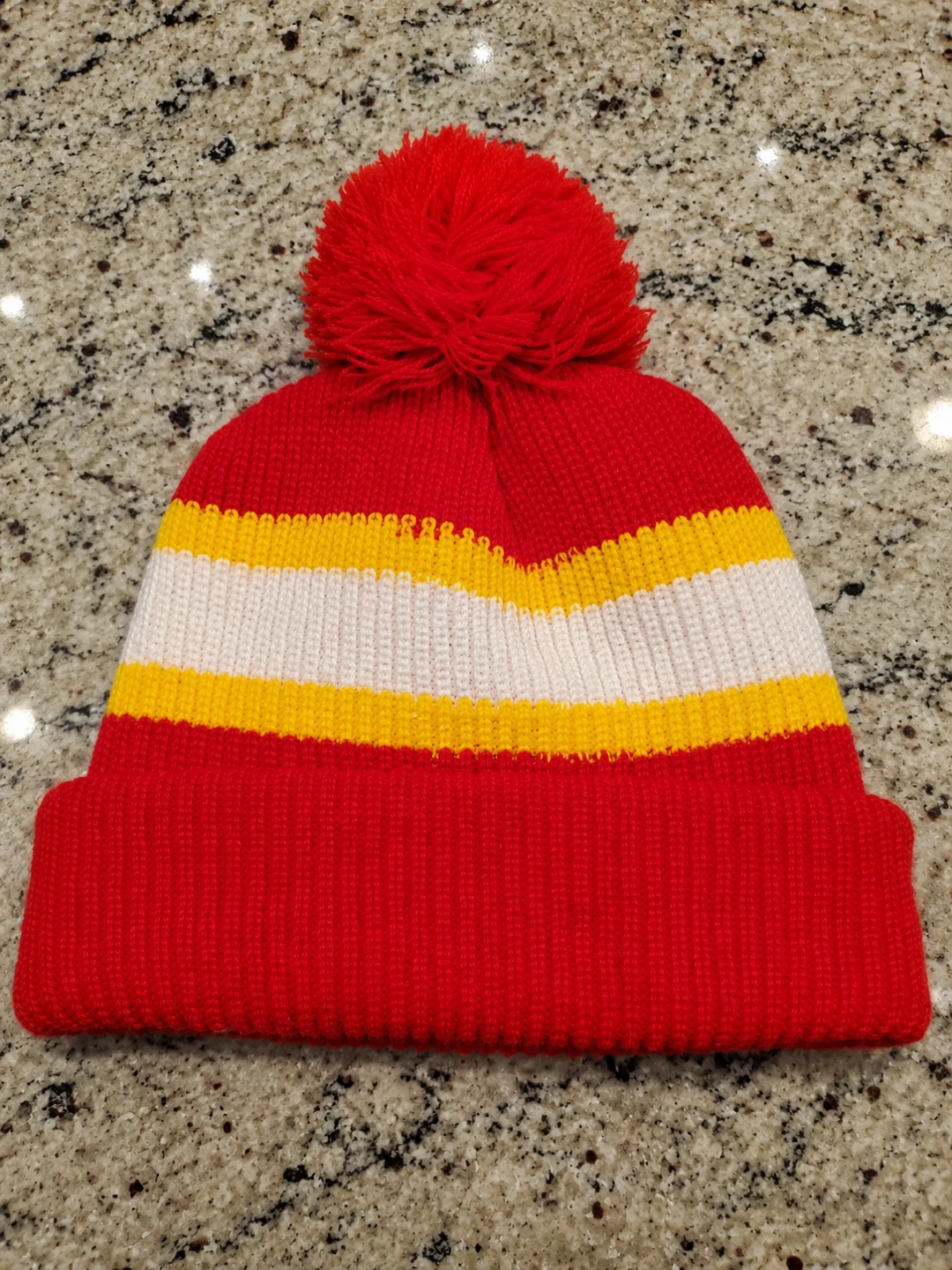 Calgary Flames Touque - Like New - photo 2