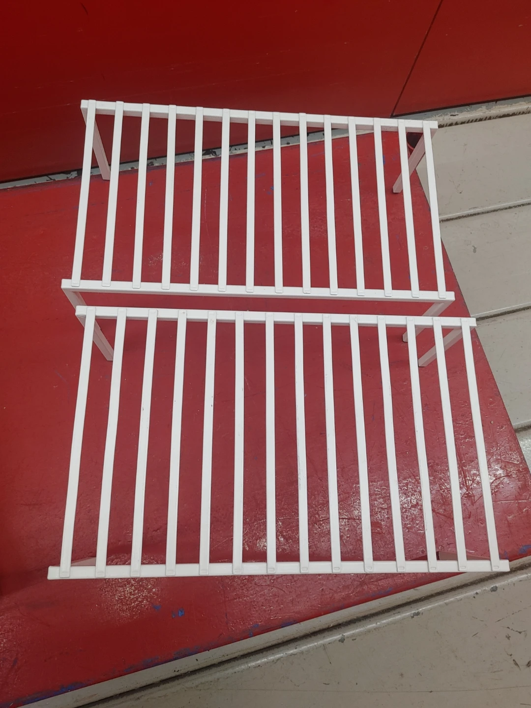 Set of 2 White Wire Shelving Units - photo 3