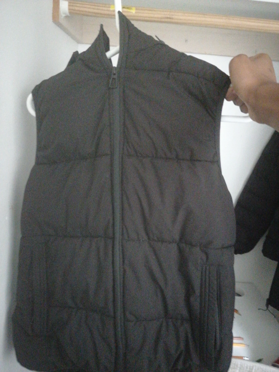 Black Hooded Puffer Vest - photo 2