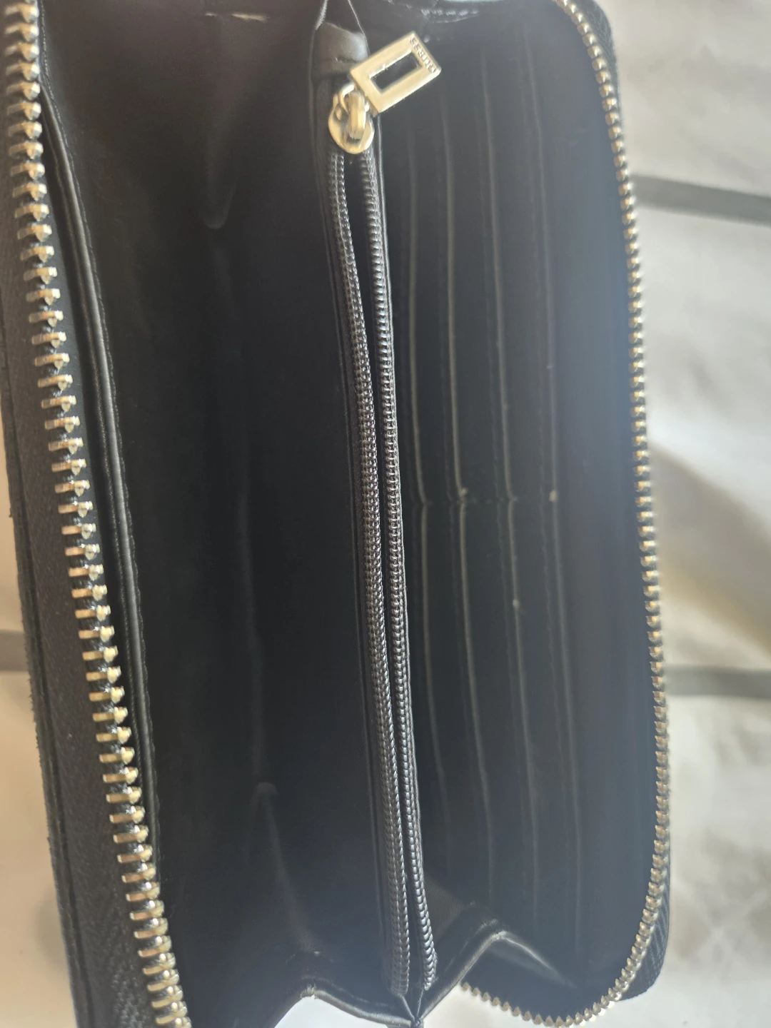 Guess Black Zip-Around Wallet - photo 2
