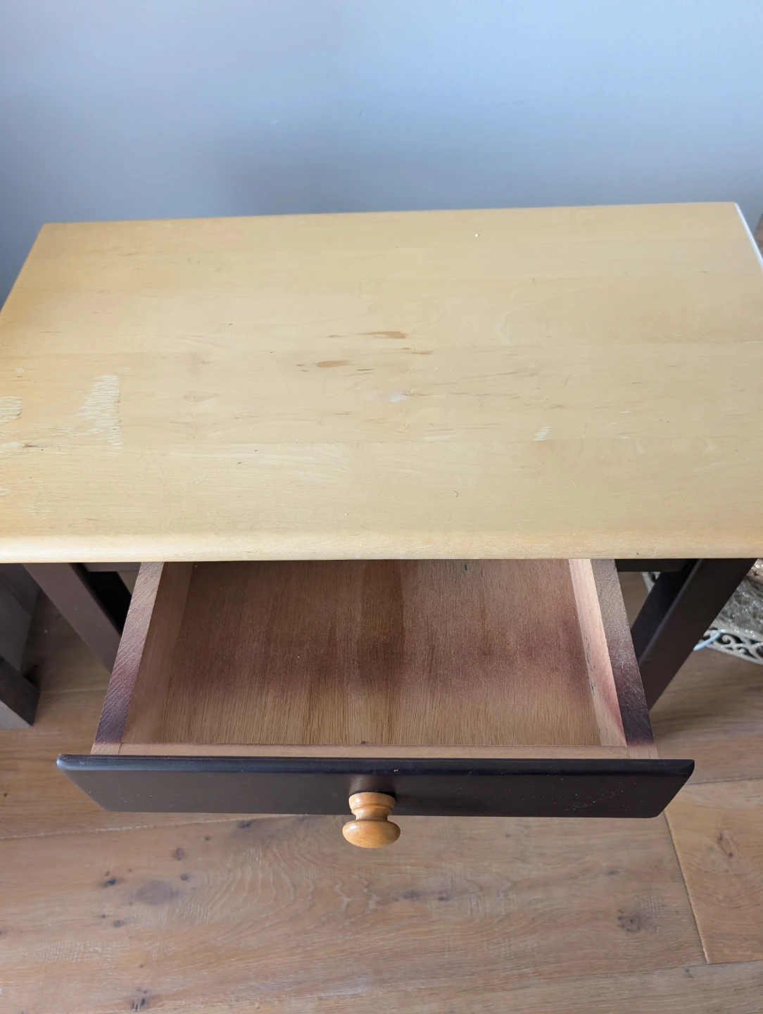 Two-Tone Wooden Side Table - photo 2