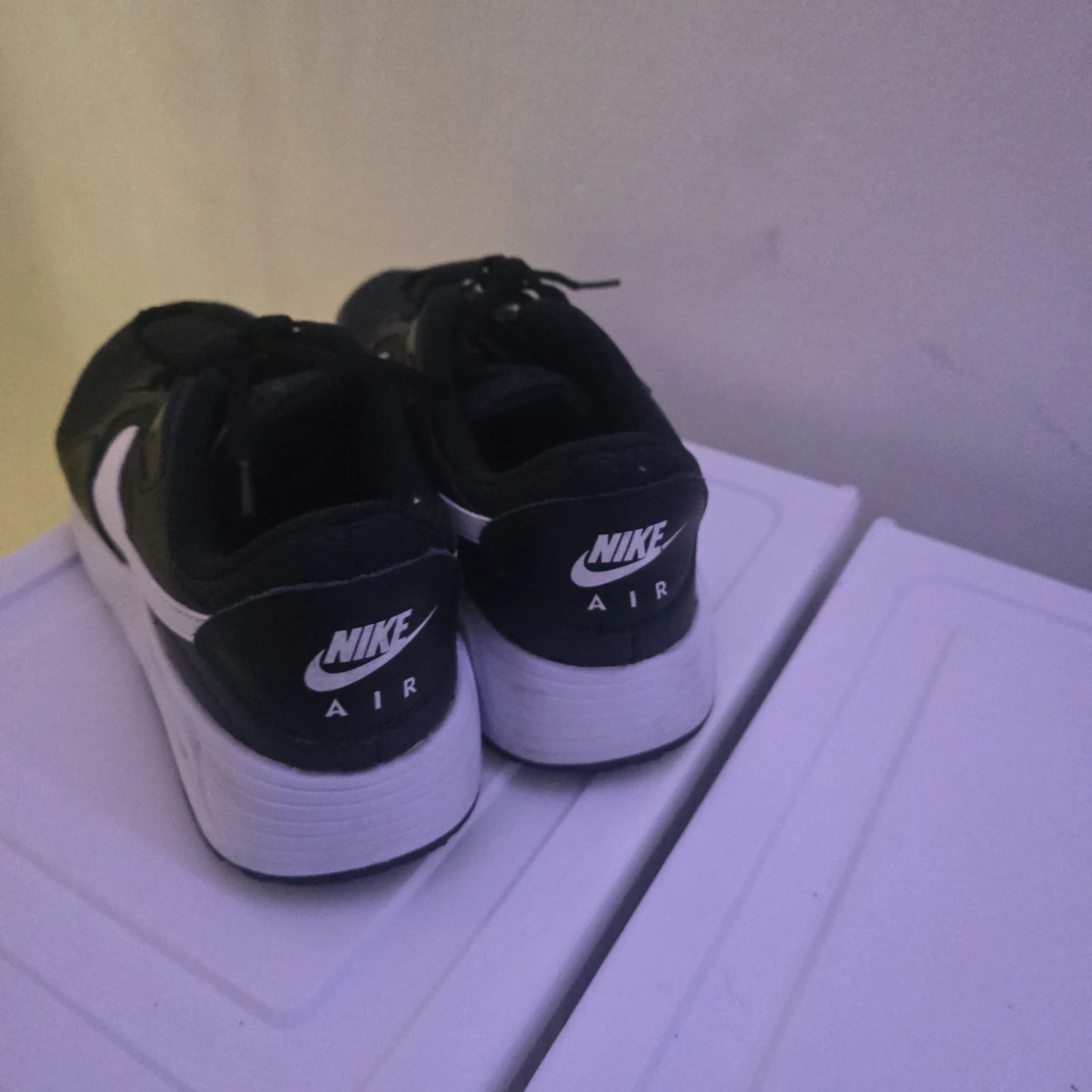 Womens nike shoes .like new - photo 2
