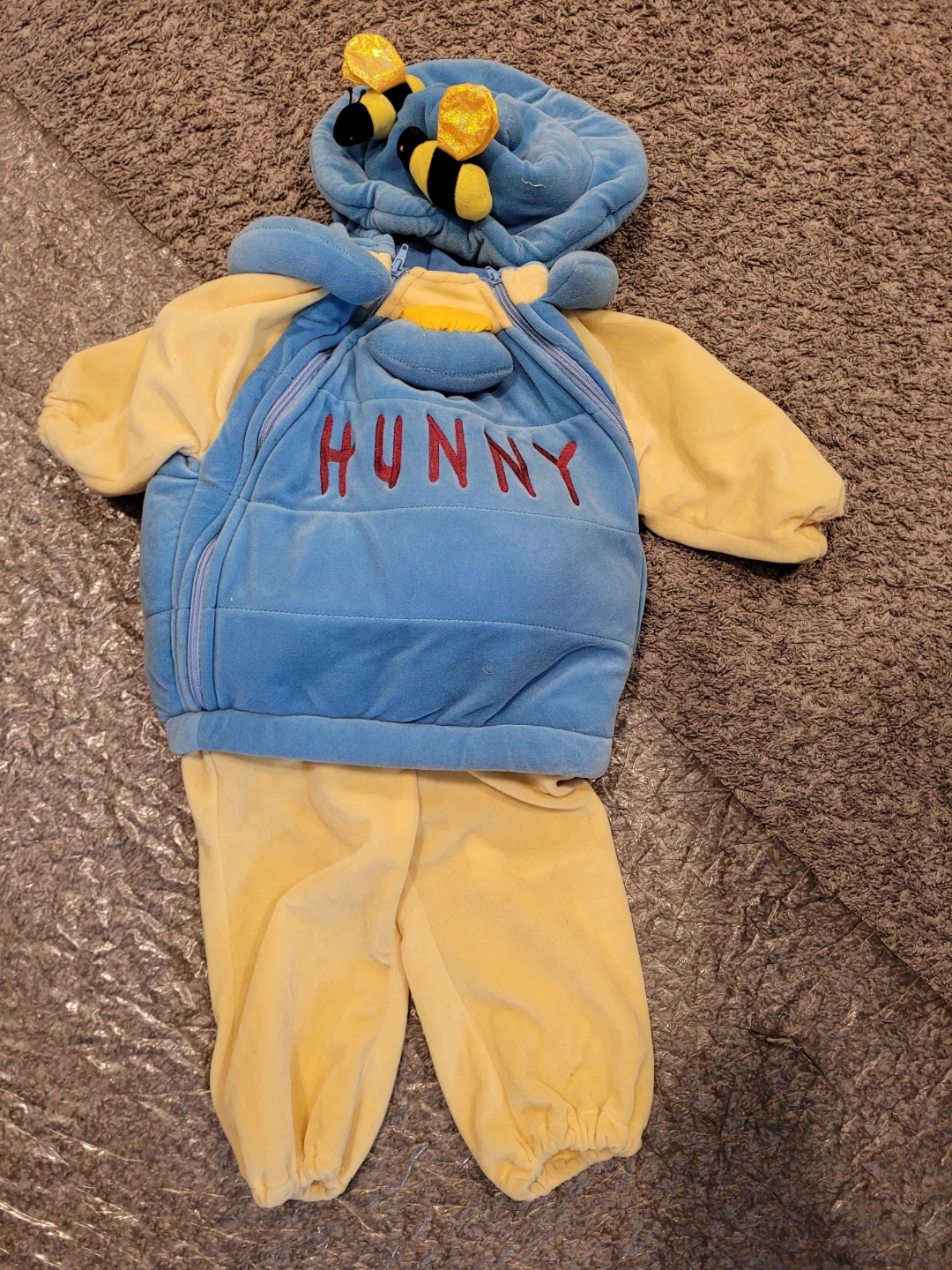 Disney Store Winnie the Pooh Costume 18-24 Months - photo 4