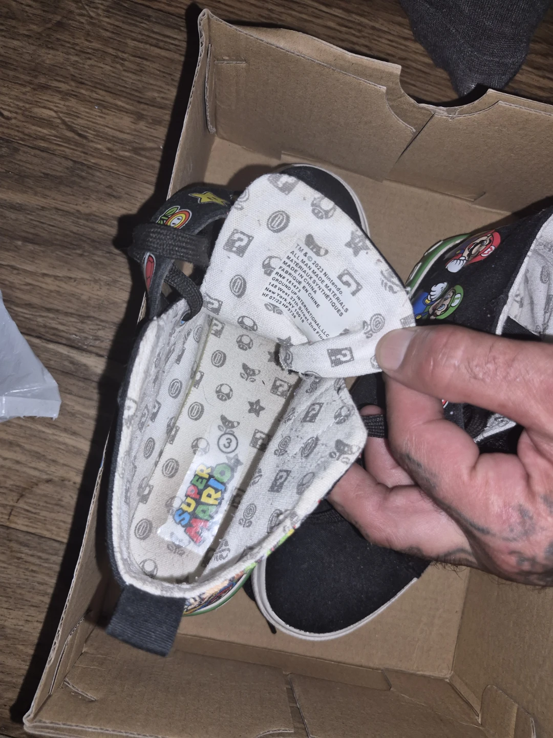 Super Mario Kids Sneakers Size 3 - photo 3