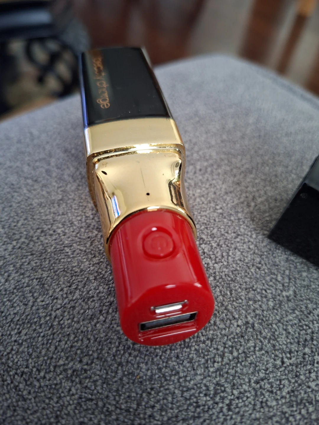 Beauty Charge lipstick-style power bank