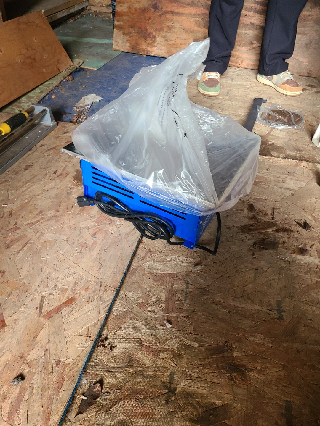 Diamond Wheel Benchmount Saw - photo 3