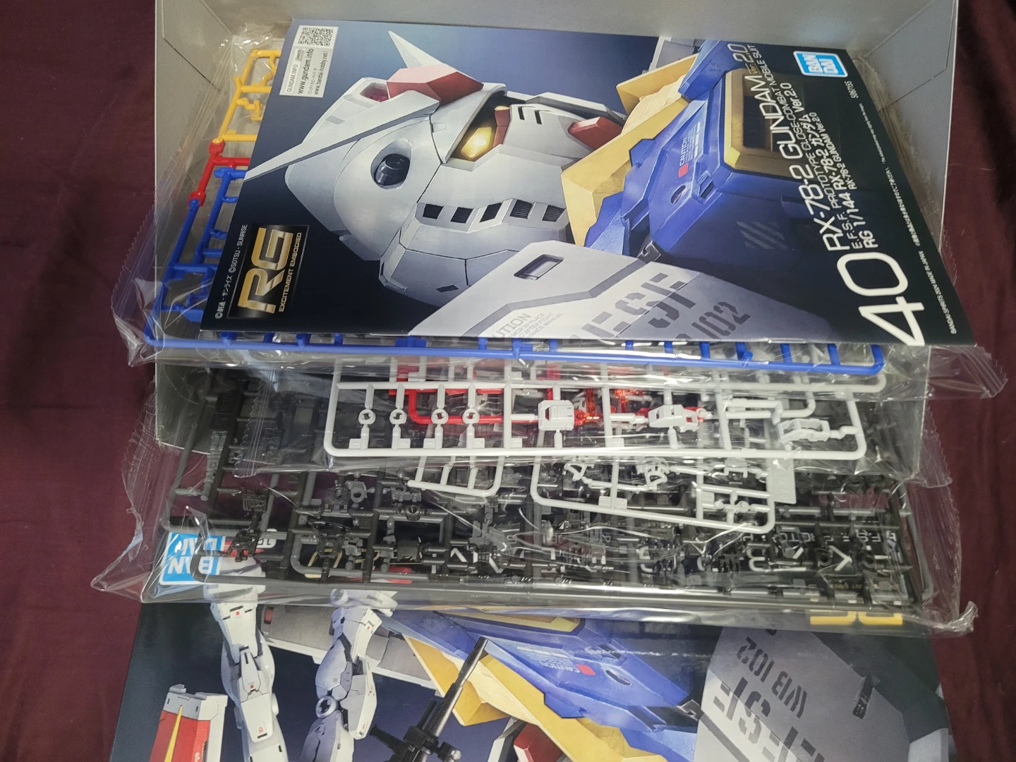 RG 1/144 RX-78-2 Gundam Ver. 2.0 Model Kit - photo 2