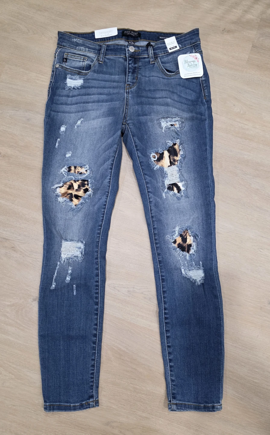 Judy Blue Mid Rise Skinny Jeans