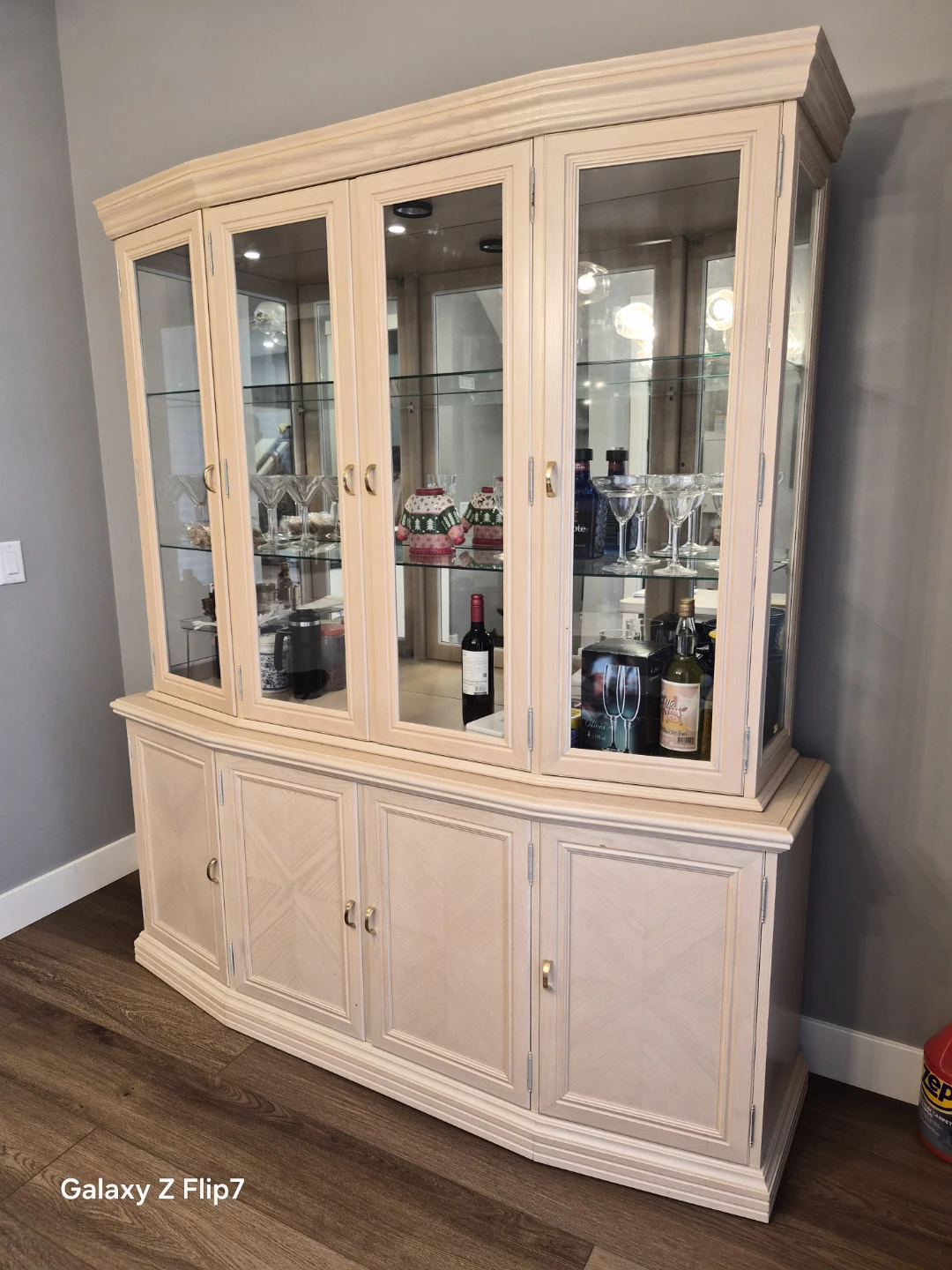 Light Wood Cabinet Hutch - photo 2