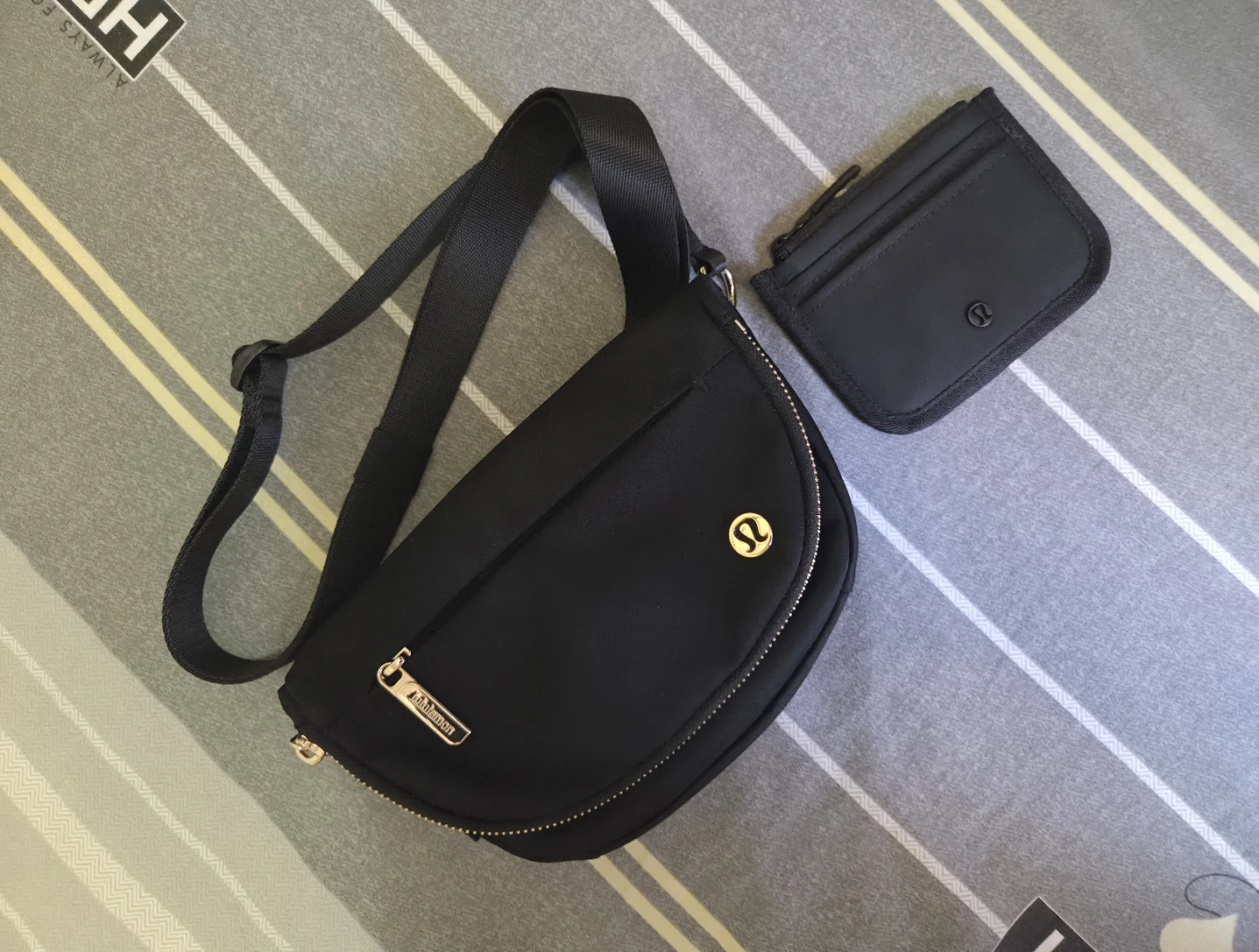 Lululemon bag + coin purse