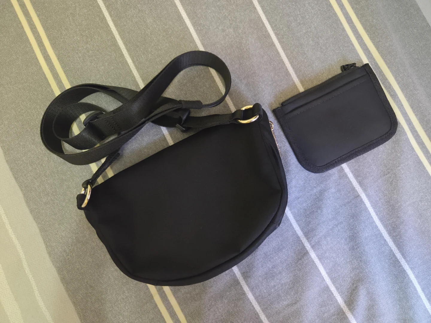 Lululemon bag + coin purse - photo 2