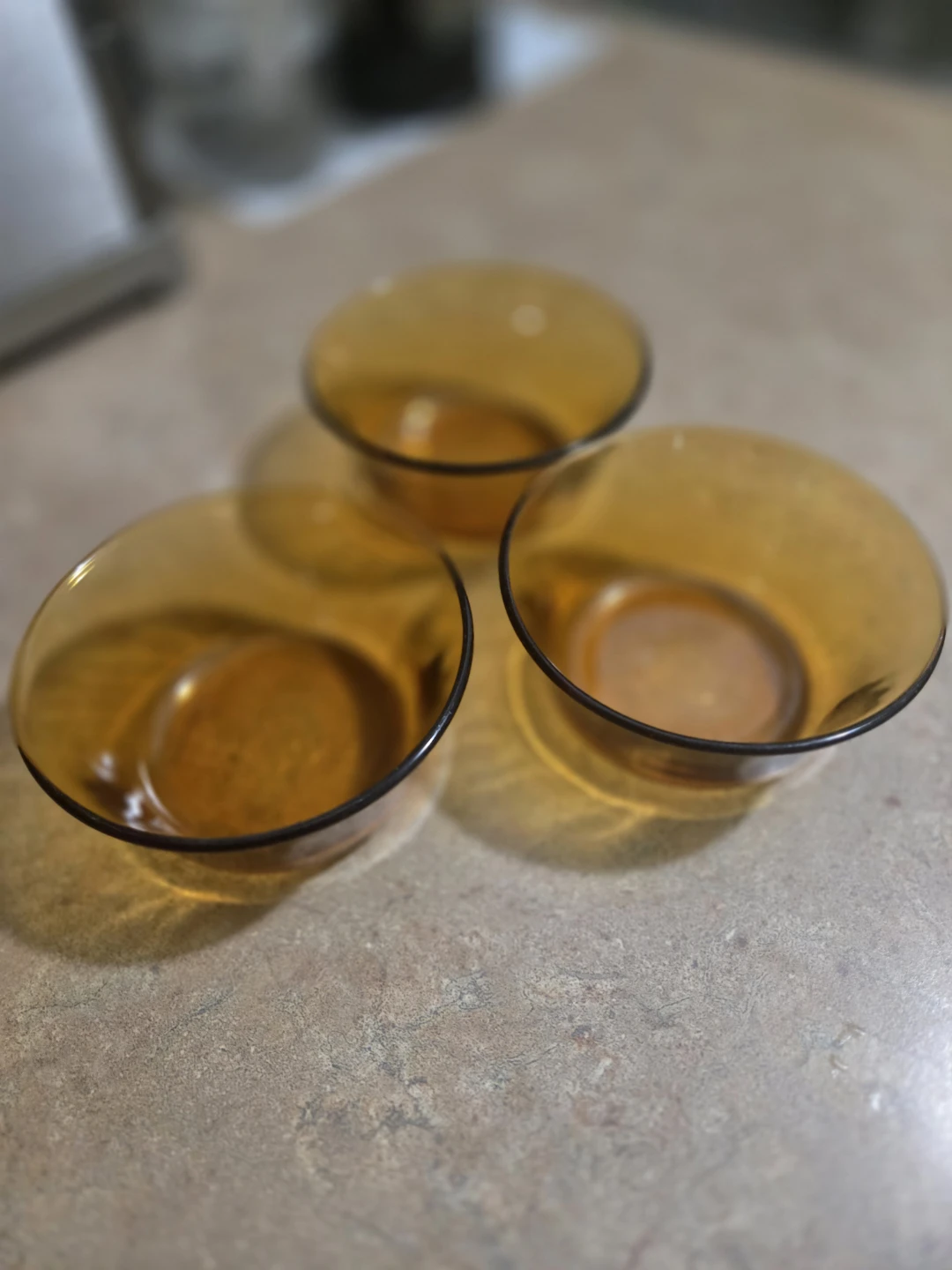 3 small 90s glass bowls - photo 2