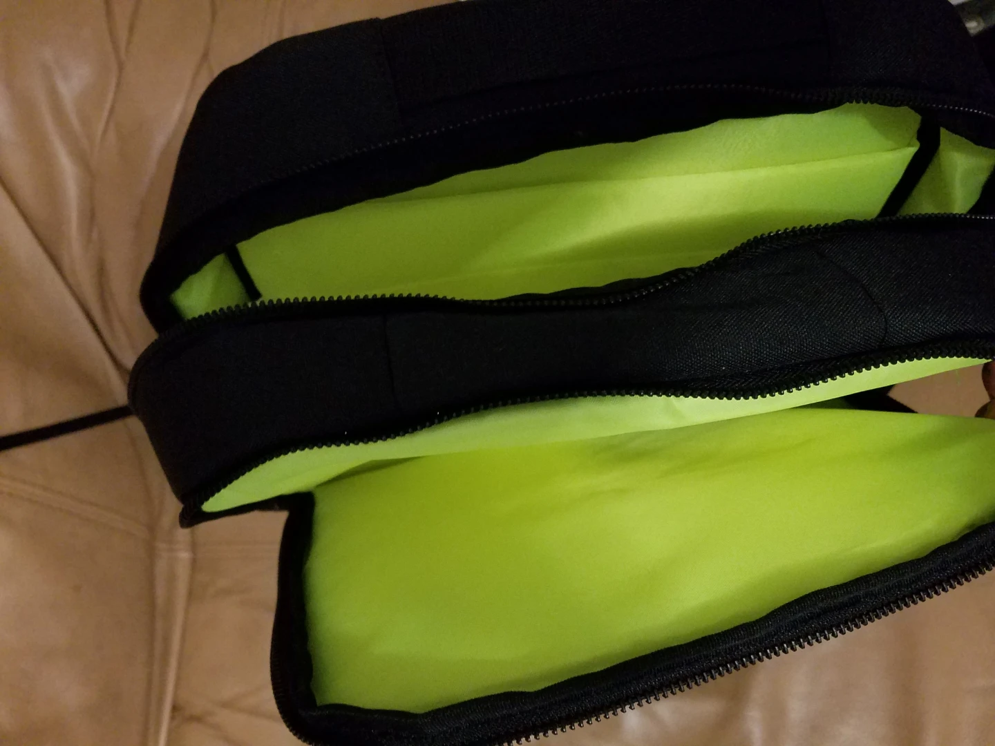 New Steve Madden Black Backpack with Neon Green Interior - photo 4