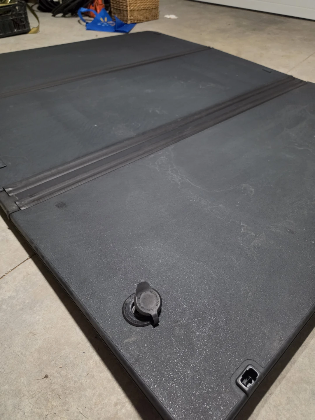 OEM Tacoma Folding Truck Bed Cover - photo 2